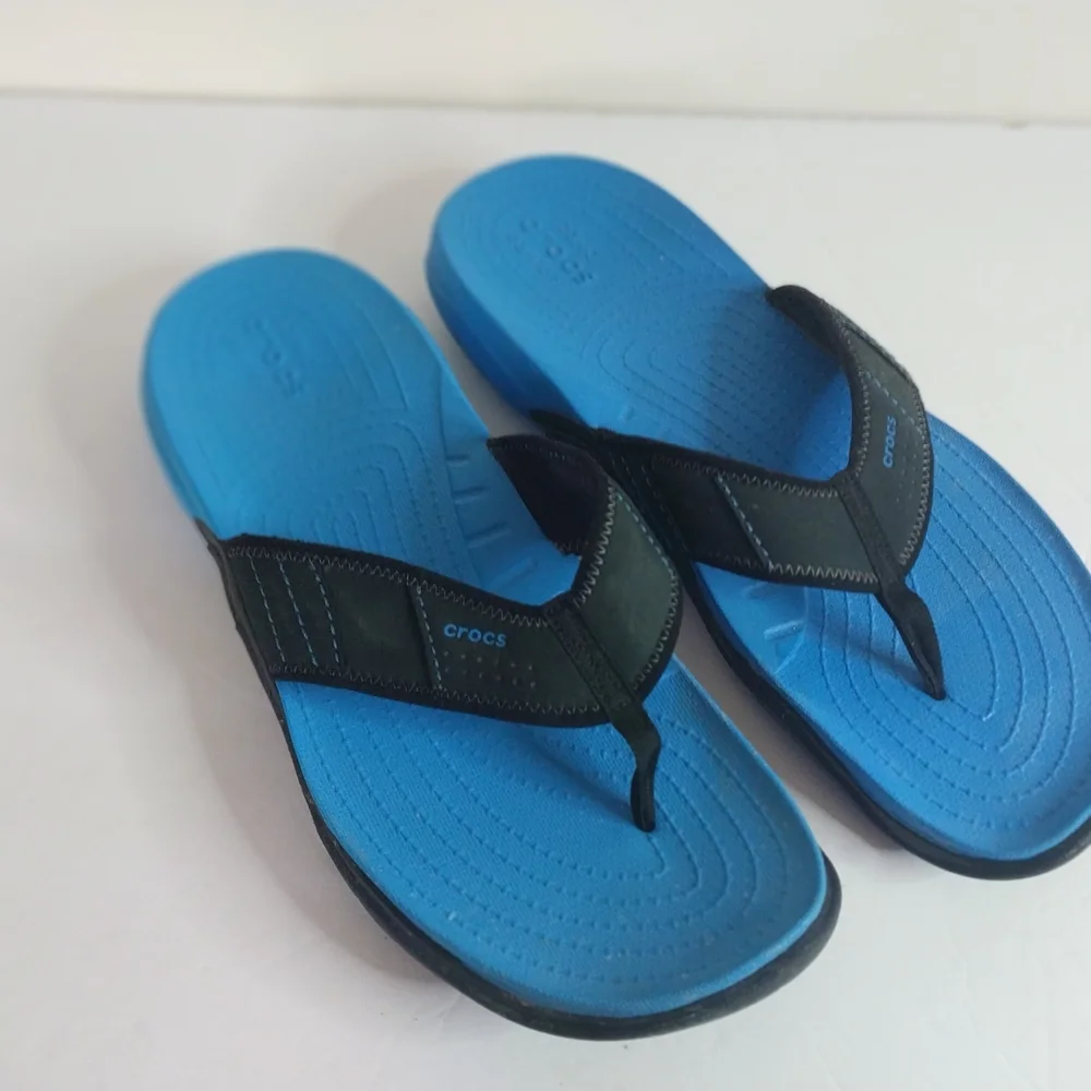 CROCS Iconic Confort Size M 13 Men's Blue and Black Flip Flops